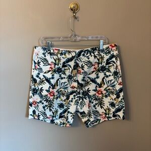 Caribbean Joe White Tropical Floral Flat-Front Shorts